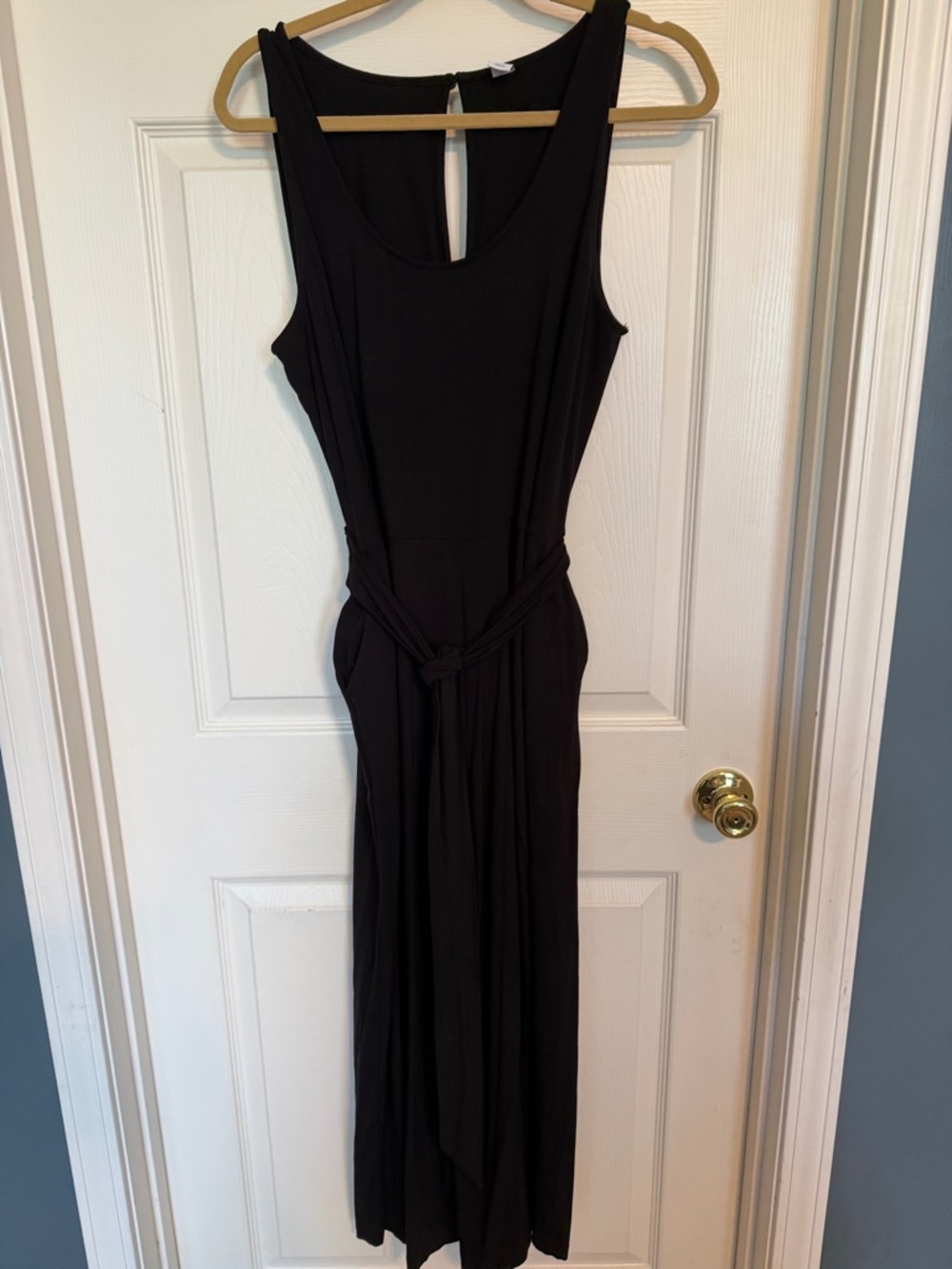 Classic Black Sleeveless Jumpsuit with Waist Tie